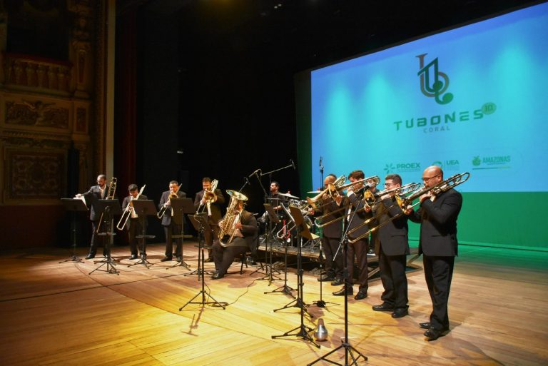 Os dez anos do Tubones Coral, grupo da Universidade do Estado do Amazonas (UEA), foram comemorados em grande estilo no Teatro Amazonas.